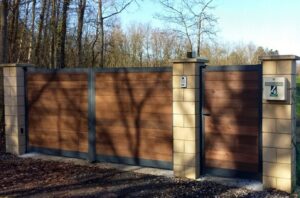 Portail aluminium alu et bois modèle Kyro à Tournai – pose par Newtech Fermetures