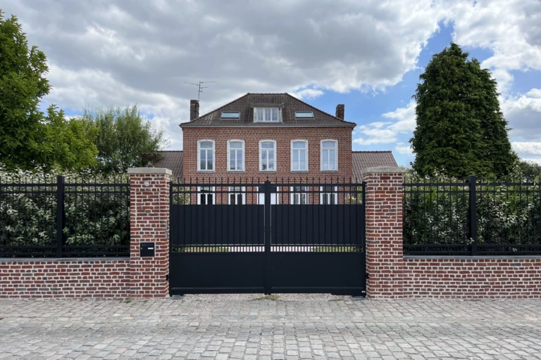 CREATION-TRADITION-BATTANTS-CLOTURE-TOLE-DROITE-_1_